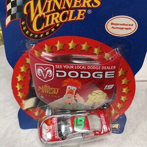 WINNER'S CIRCLE #19 JEREMY MAYFIELD MUPPET SHOW AUTOGRAPHED HOOD SERIES DODGE